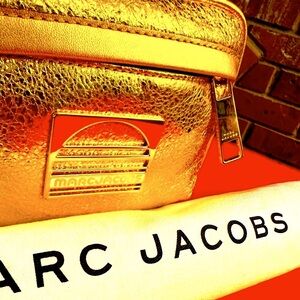 WOW POSHMARK - Authentic Marc Jacobs NWT Gold Metallic Leather Festival Bag